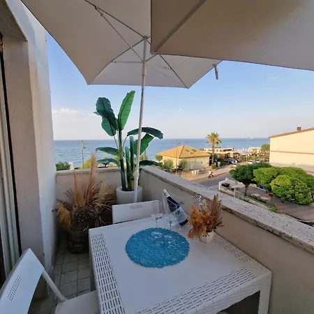 Apartment Cerry's Fronte Mare - Seaside & Sealight *