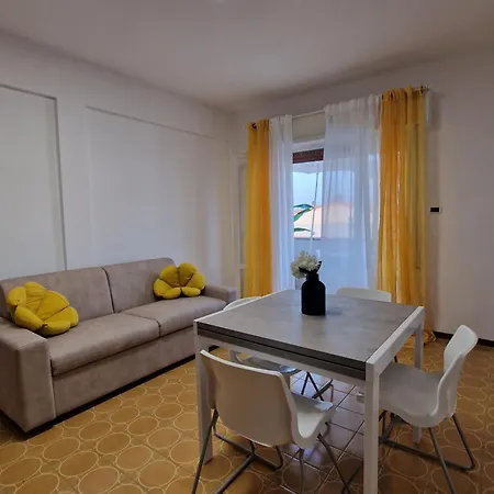 Cerry's Fronte Mare - Seaside & Sealight Apartment Fossacesia
