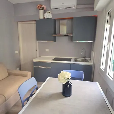 Cerry's Fronte Mare - Seaside & Sealight Apartment *