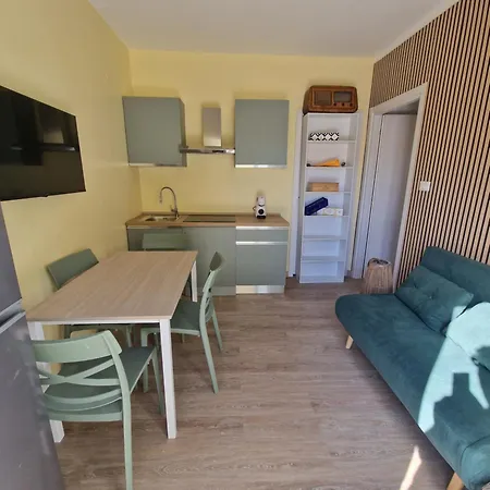 Cerry's Fronte Mare - Seaside & Sealight Apartment *