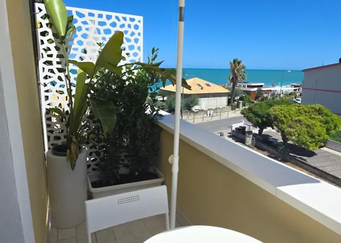 Cerry's Fronte Mare - Seaside & Sealight Apartment *